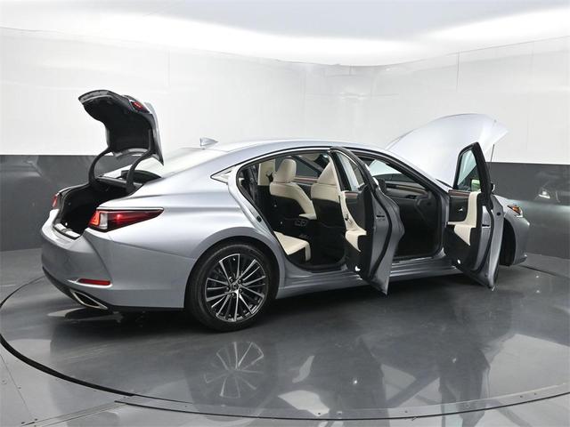 Photo of 2023 Iridium Lexus ES 350
