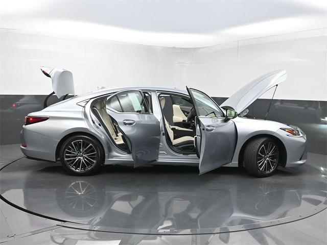 Photo of 2023 Iridium Lexus ES 350