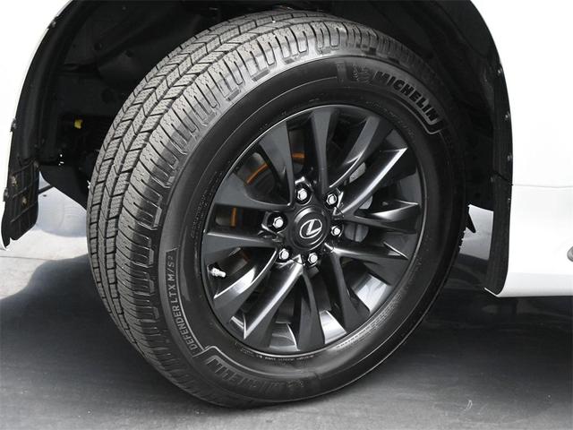 Photo of 2023 Eminent White Pearl Lexus GX 460