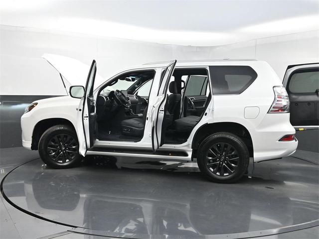Photo of 2023 Eminent White Pearl Lexus GX 460