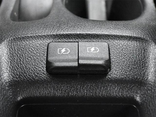 Photo of 2022 Super Black Metallic Nissan Versa