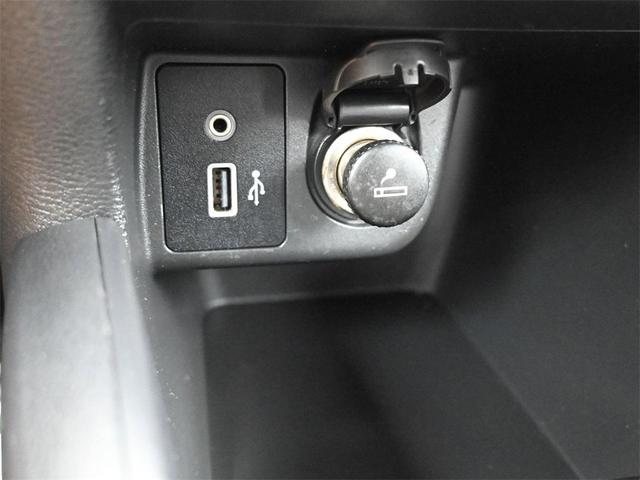 Photo of 2022 Super Black Metallic Nissan Versa