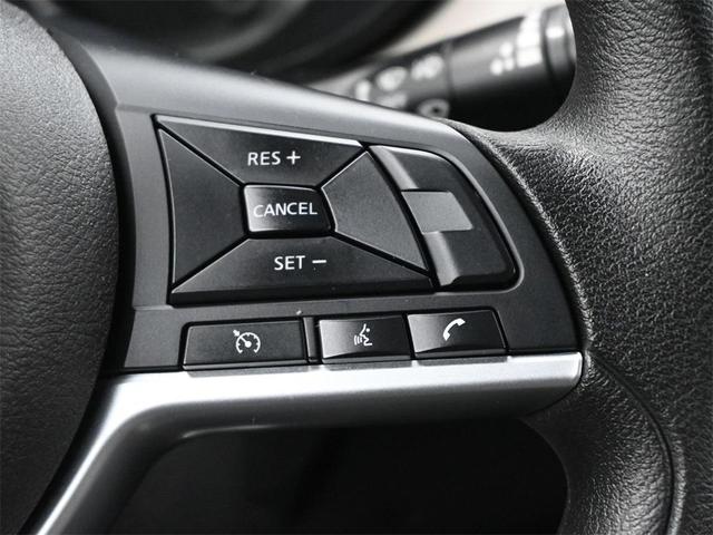 Photo of 2022 Super Black Metallic Nissan Versa