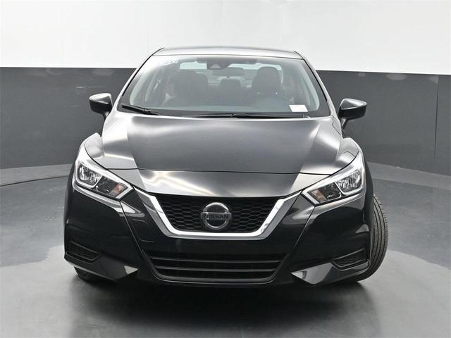 Photo of 2022 Super Black Metallic Nissan Versa
