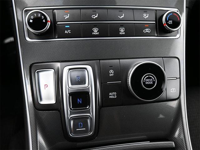 Photo of 2023 Shimmering Silver Pearl Hyundai SANTA FE