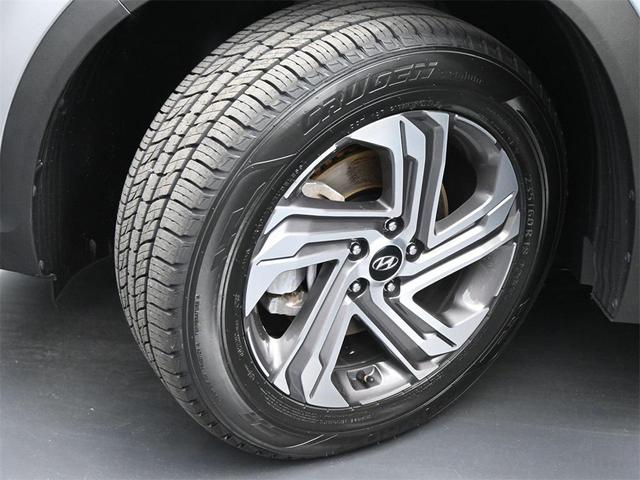 Photo of 2023 Shimmering Silver Pearl Hyundai SANTA FE