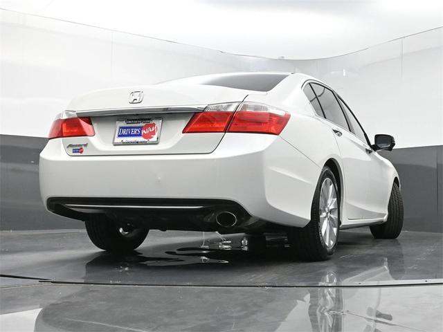 Photo of 2014 White Orchid Pearl Honda Accord