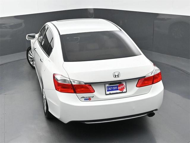 Photo of 2014 White Orchid Pearl Honda Accord