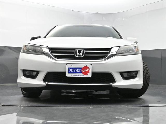 Photo of 2014 White Orchid Pearl Honda Accord
