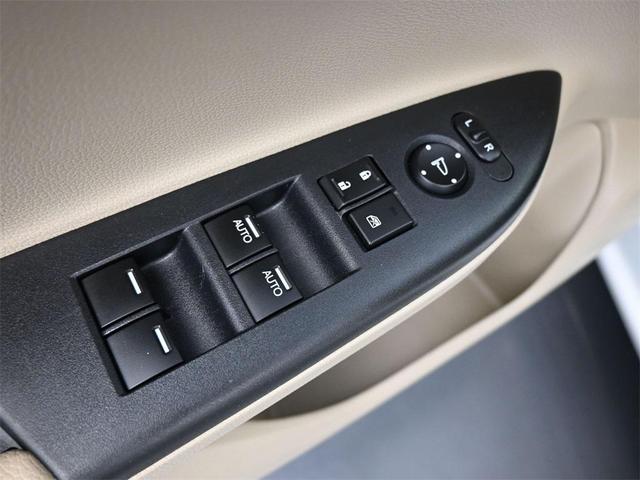 Photo of 2014 White Orchid Pearl Honda Accord