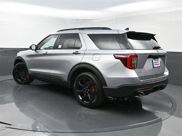 Photo of 2023 Iconic Silver Metallic Ford Explorer