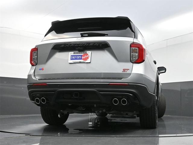 Photo of 2023 Iconic Silver Metallic Ford Explorer