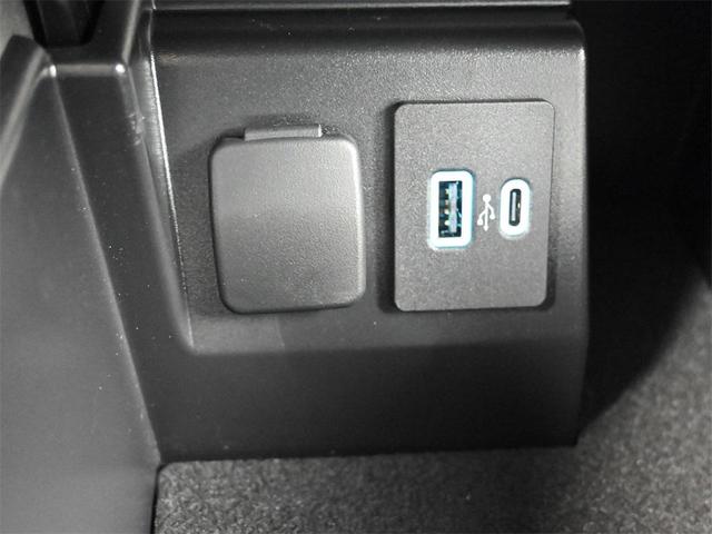 Photo of 2023 Iconic Silver Metallic Ford Explorer