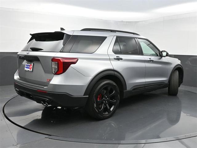 Photo of 2023 Iconic Silver Metallic Ford Explorer