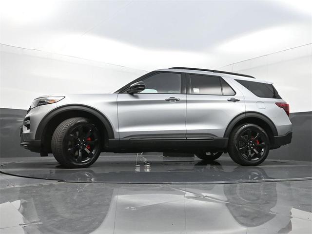 Photo of 2023 Iconic Silver Metallic Ford Explorer