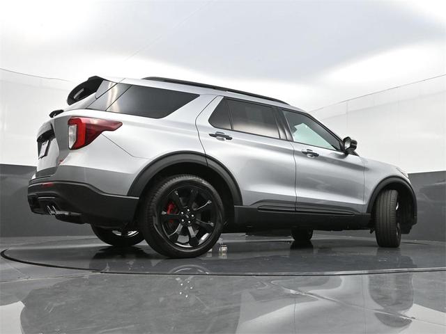 Photo of 2023 Iconic Silver Metallic Ford Explorer