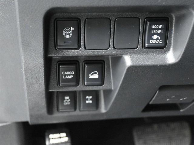 Photo of 2023 Glacier White Nissan Frontier