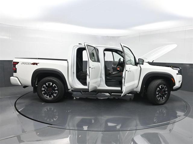 Photo of 2023 Glacier White Nissan Frontier