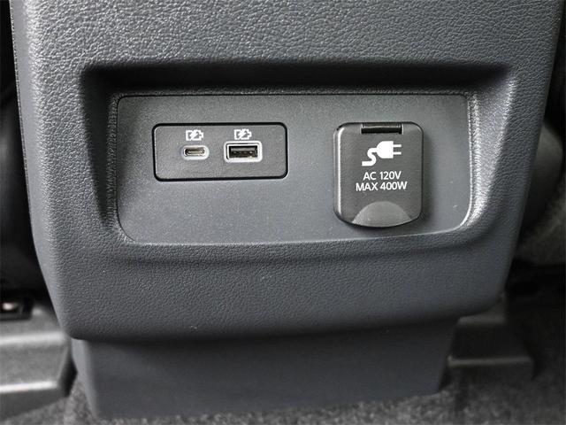 Photo of 2023 Glacier White Nissan Frontier