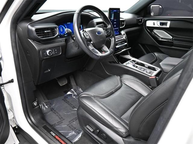 Photo of 2022 Star White Metallic Tri-Coat Ford Explorer