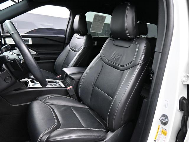 Photo of 2022 Star White Metallic Tri-Coat Ford Explorer