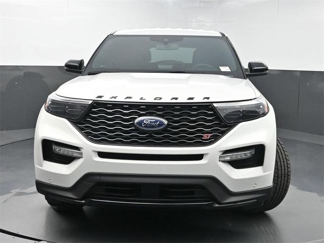 Photo of 2022 Star White Metallic Tri-Coat Ford Explorer