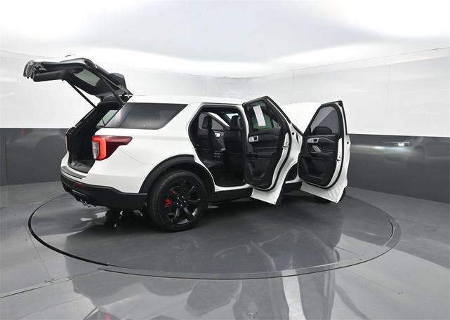 Photo of 2022 Star White Metallic Tri-Coat Ford Explorer