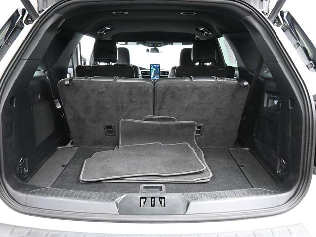 Photo of 2022 Star White Metallic Tri-Coat Ford Explorer