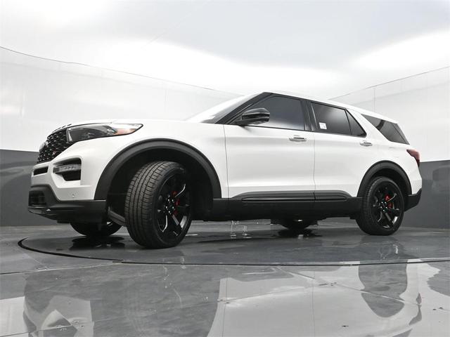 Photo of 2022 Star White Metallic Tri-Coat Ford Explorer