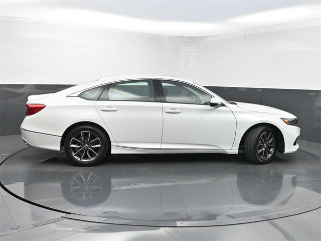 Photo of 2021 Platinum White Pearl Honda Accord