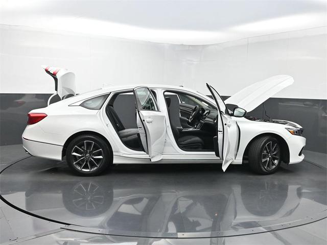 Photo of 2021 Platinum White Pearl Honda Accord