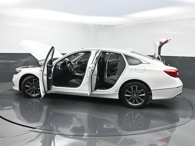 Photo of 2021 Platinum White Pearl Honda Accord