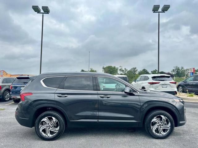 Photo of 2023 Gray Hyundai SANTA FE