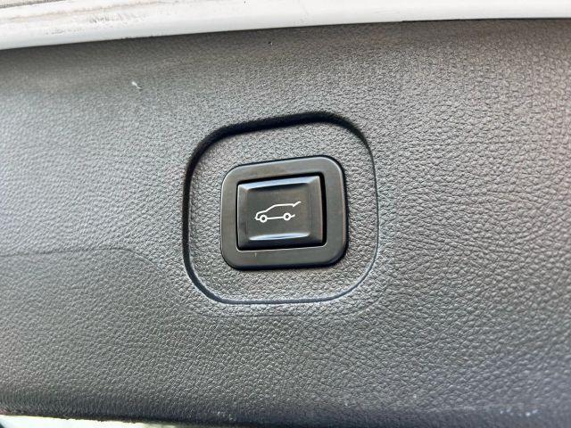 Photo of 2013 White Chevrolet Equinox