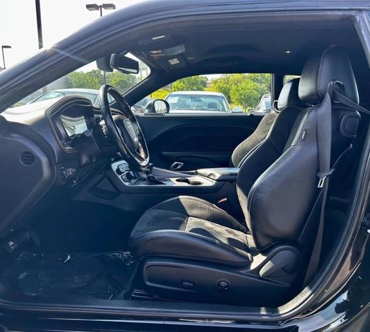 Photo of 2022 Black Dodge Challenger