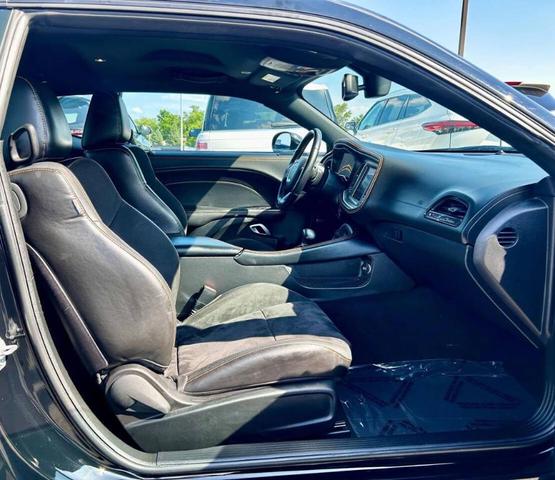 Photo of 2022 Black Dodge Challenger