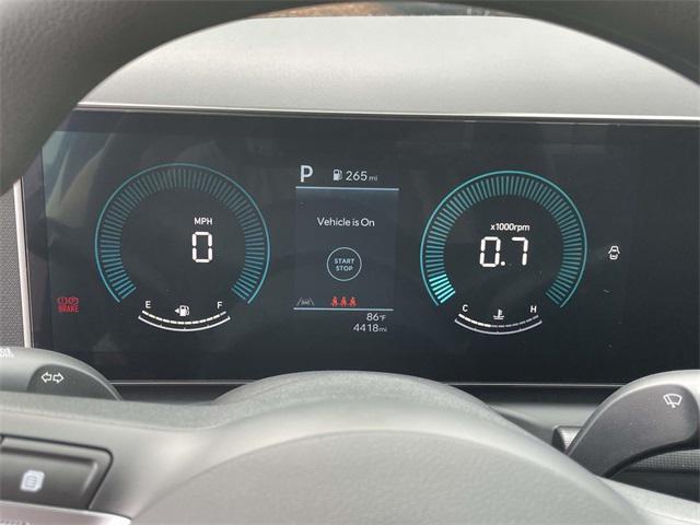 Photo of 2025 Atlas White Hyundai SANTA CRUZ