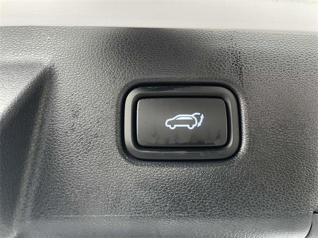 Photo of 2024 White Pearl Hyundai TUCSON