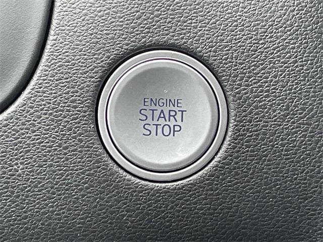 Photo of 2024 White Pearl Hyundai TUCSON