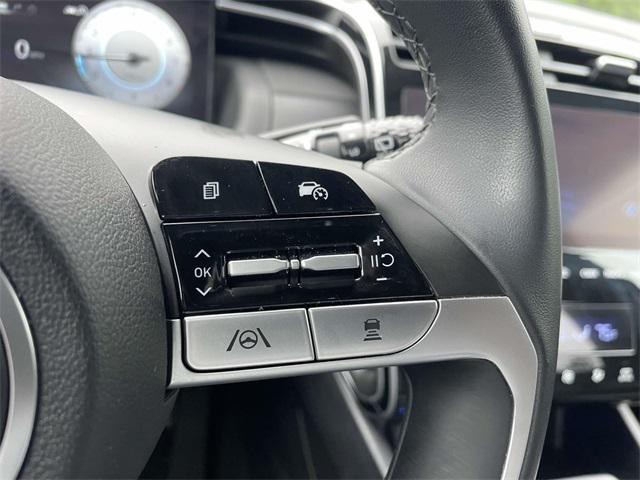 Photo of 2024 White Pearl Hyundai TUCSON