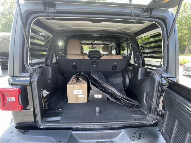 Photo of 2023 Black Clearcoat Jeep Wrangler