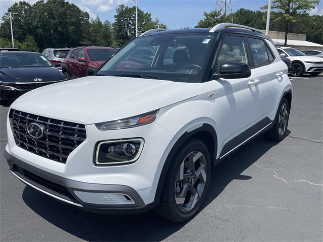 Photo of 2022 Ceramic White Hyundai VENUE