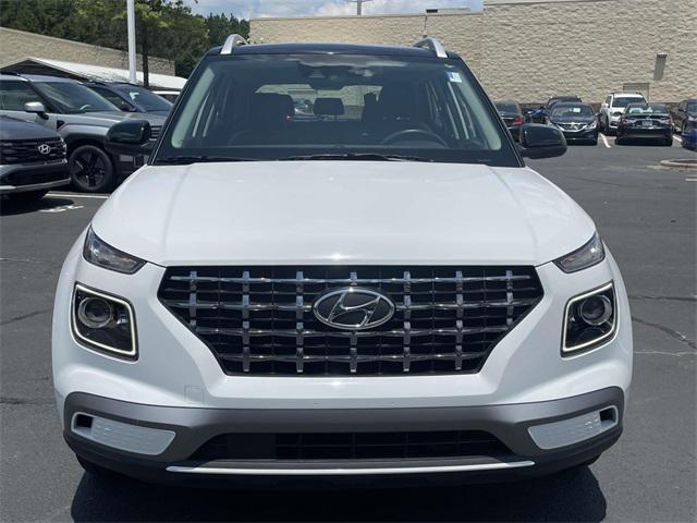 Photo of 2022 Ceramic White Hyundai VENUE