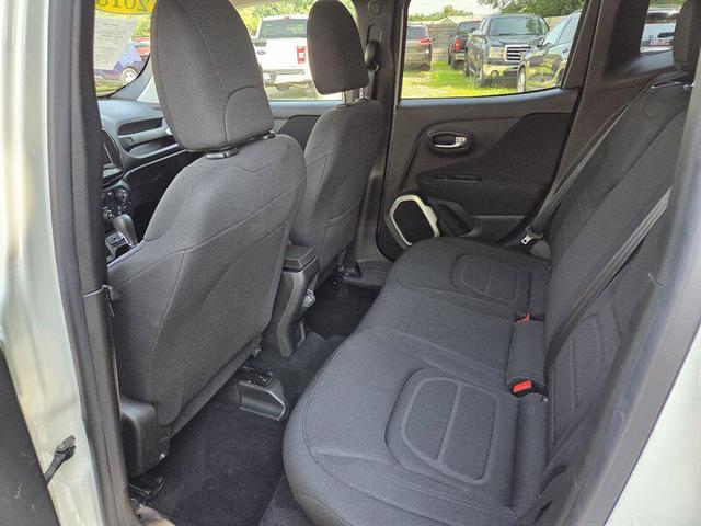 Photo of 2018 Alpine White Jeep Renegade