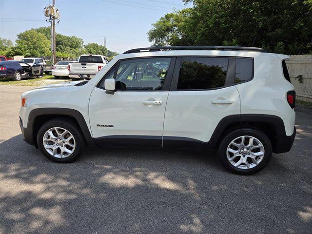 Photo of 2018 Alpine White Jeep Renegade