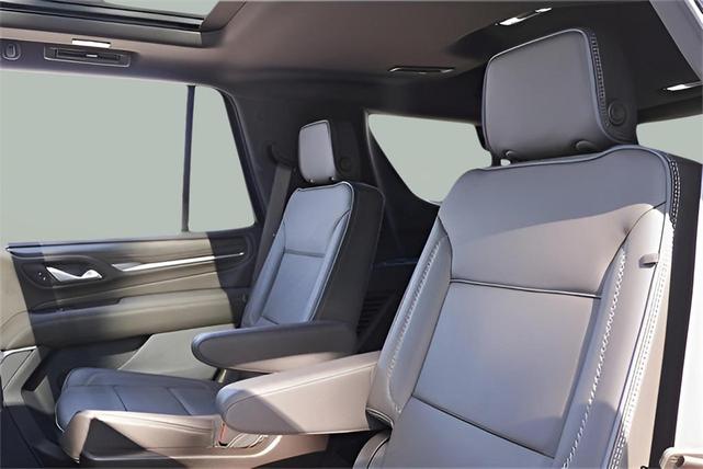Photo of 2024 White Frost Tricoat GMC Yukon