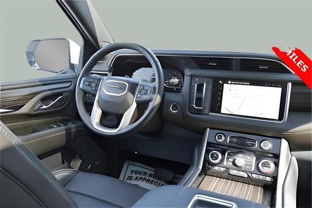 Photo of 2024 White Frost Tricoat GMC Yukon