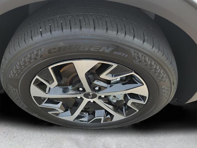 Photo of 2025 Glacial White Pearl Kia Sportage