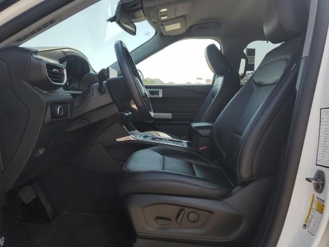 Photo of 2023 Oxford White Ford Explorer