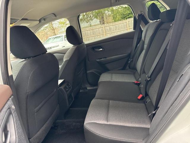 Photo of 2021 White Nissan Rogue